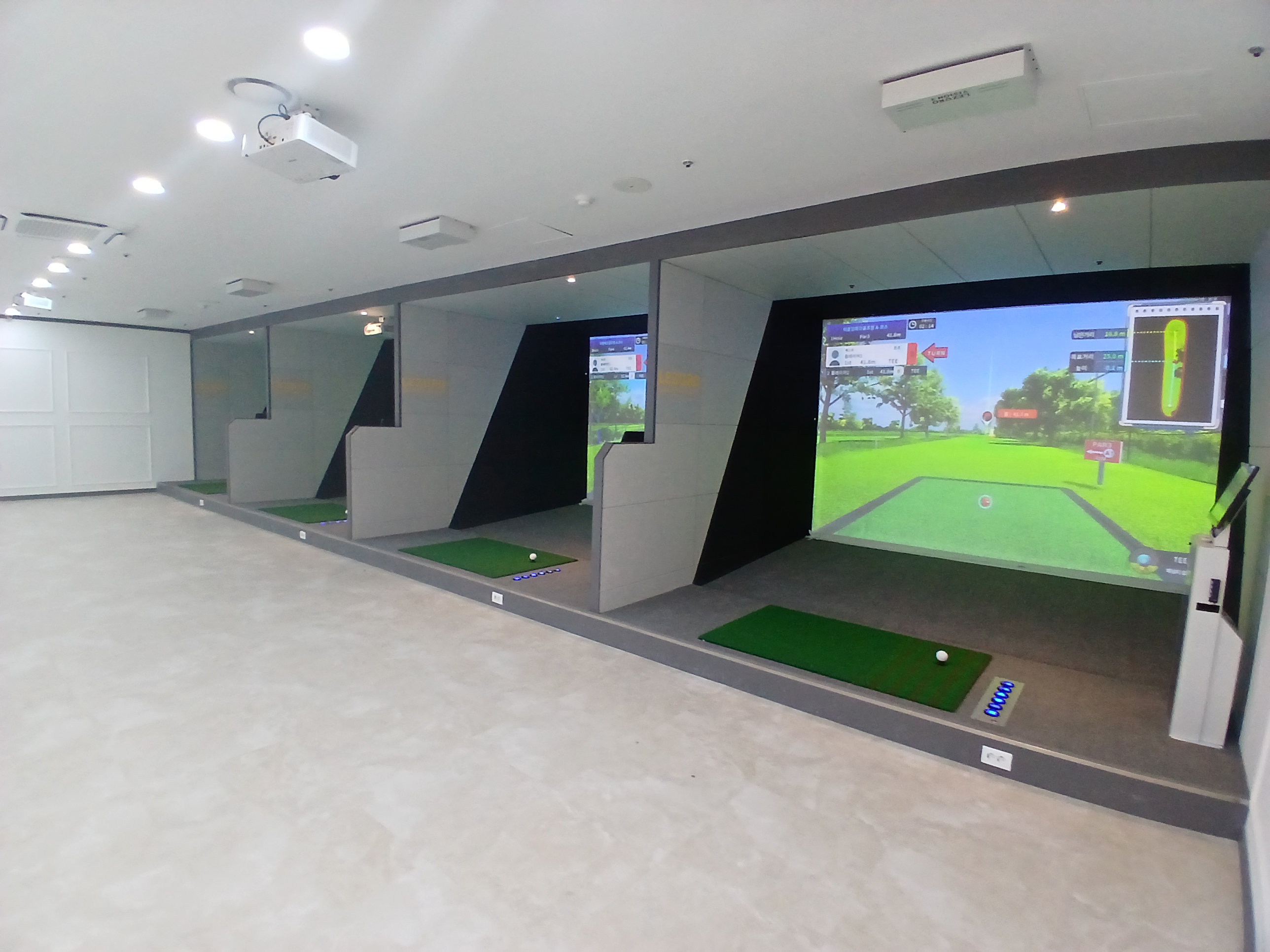 오픈형 타석 구성 매장 사례